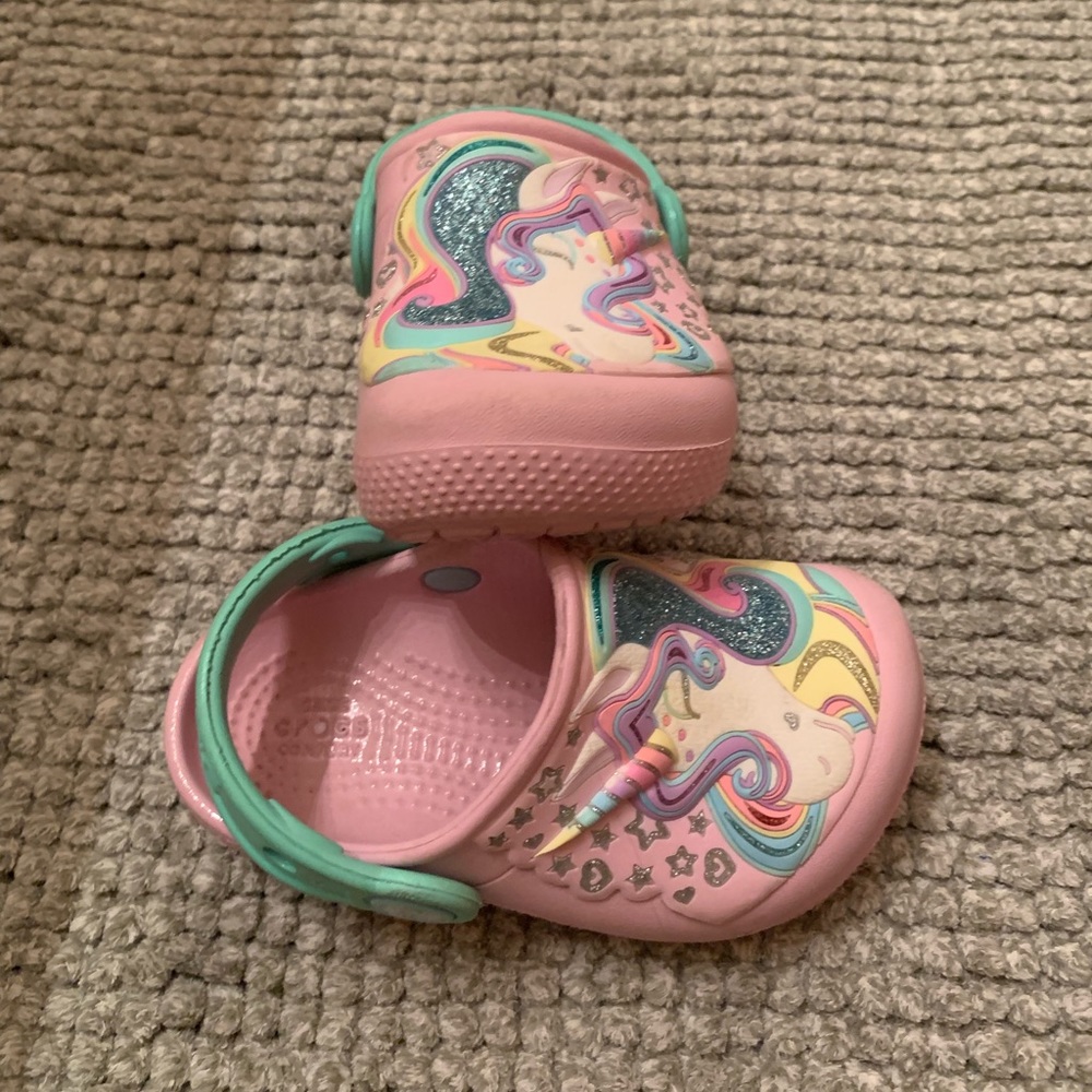 Toddler crocs